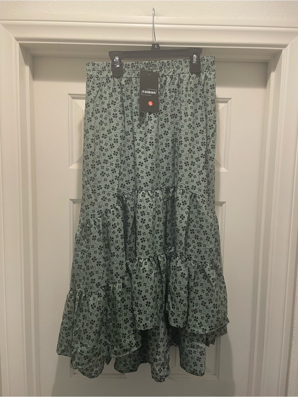 Fashion Layered A-Line Midi Ruffle Skirt Women’s US Size M Green Clover Print